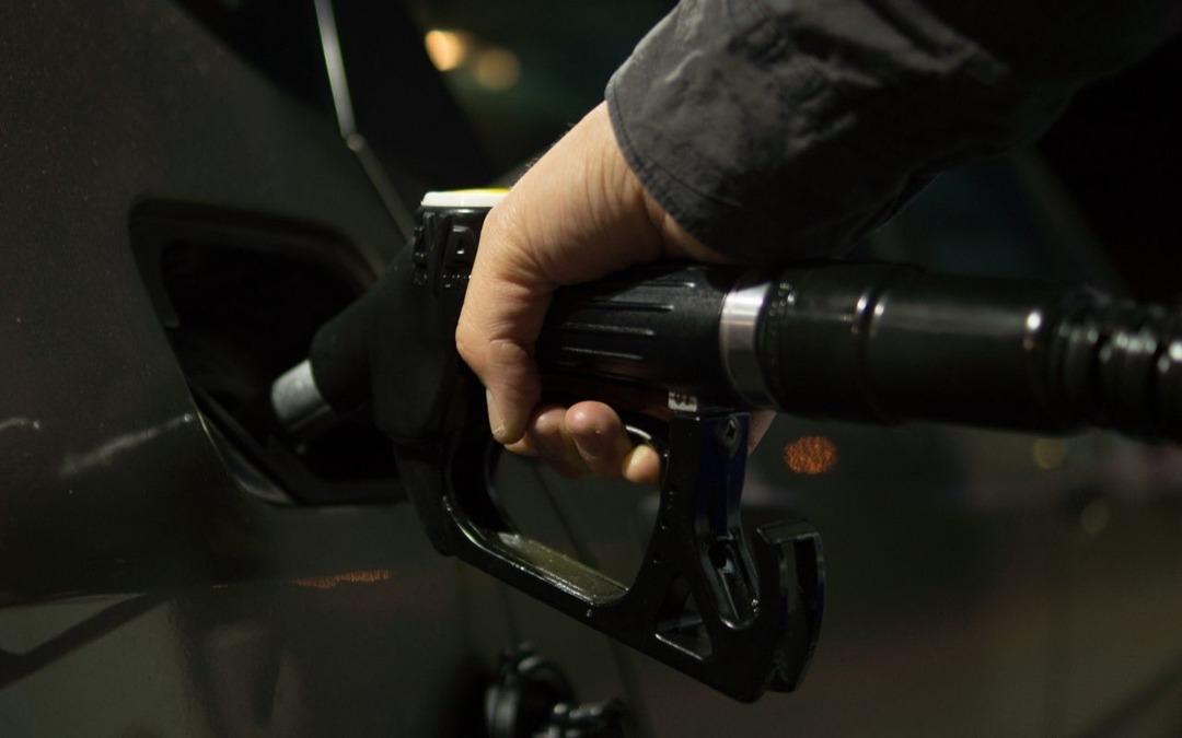 Benzine yeni zam yolda: 1 TL lik artış bekleniyor 1