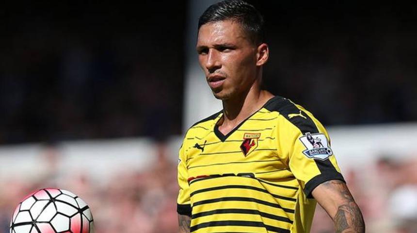 Fenerbah&ccedil;e'de Caner Erkin'in yerine Jose Holebas geliyor