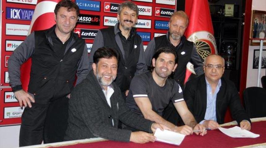 İbrahim &Uuml;z&uuml;lmez'in s&ouml;zleşmesi uzatıldı