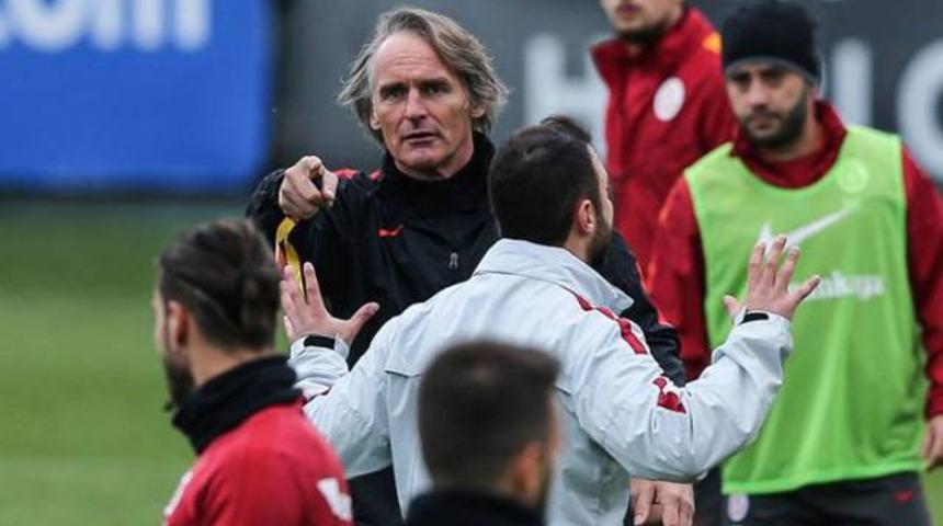 Riekerink oyuncularına &ccedil;ok kızdı
