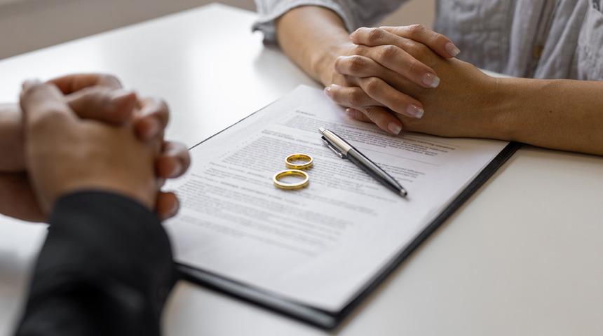 Oğlunun sünneti için kredi çekip aleme gitti! Boşanma davasında ilginç karar