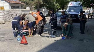 Otomobille çarpışan motosikletli kurye yaralandı