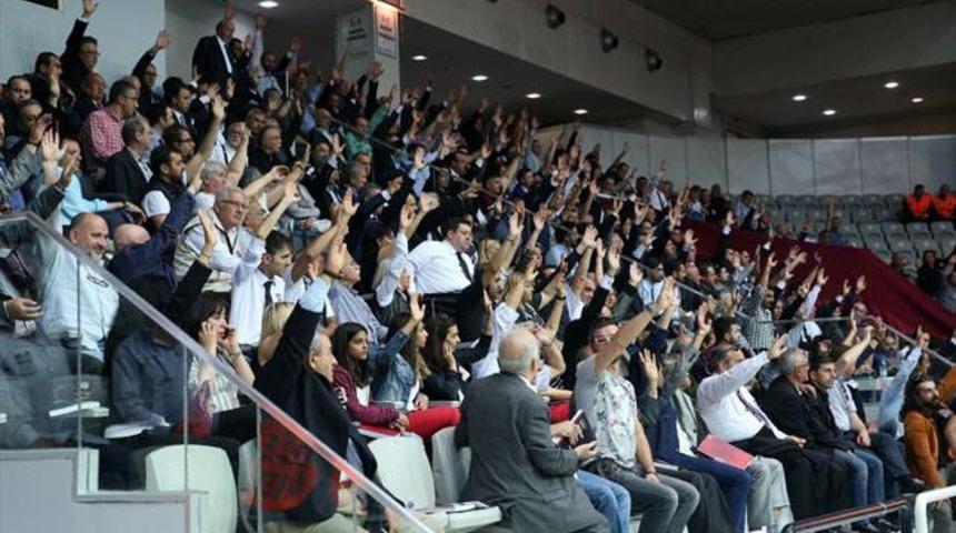 Beşiktaş kongresinde kavga