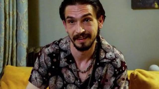 Cinsiyet değiştiren oyuncuya Çukur dizisinde çok yakışıklı adamdın yazılınca... 