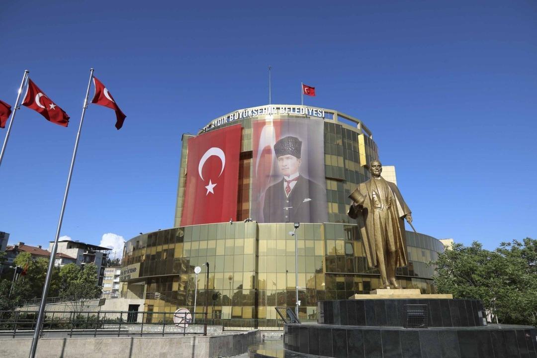 AK Parti ye geçti: Belediyedeki ilk işi yüzde 23 zam oldu! 2