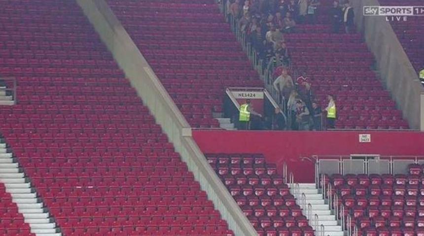 Manchester United - Bournemouth ma&ccedil;ı ter&ouml;r nedeniyle ertelendi