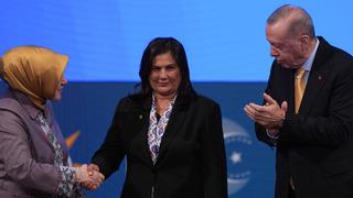 AK Parti'ye geçti: Belediyedeki ilk işi yüzde 23 zam oldu!