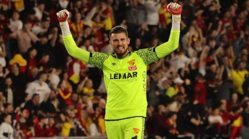 Göztepe'de Lis geçmişe sünger çekti