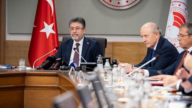 Bakan Yumaklı'dan su açıklaması: '321 projeyi daha hayata geçireceğiz