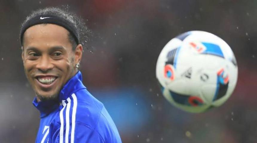 Ronaldinho, Antalyaspor ile anlaştı