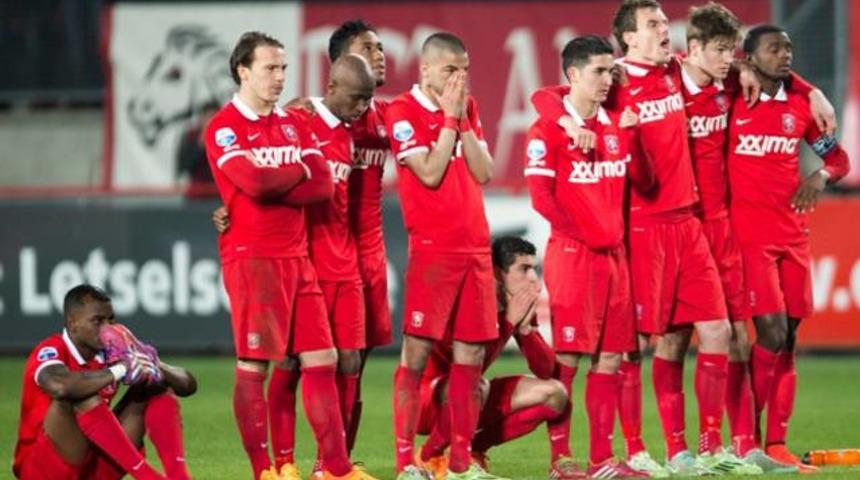 Hollanda Futbol Federasyonu Twente k&uuml;me d&uuml;ş&uuml;rd&uuml;