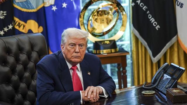 Trump, posta yoluyla ve oy makinasından oy kullanımına savaş açtı