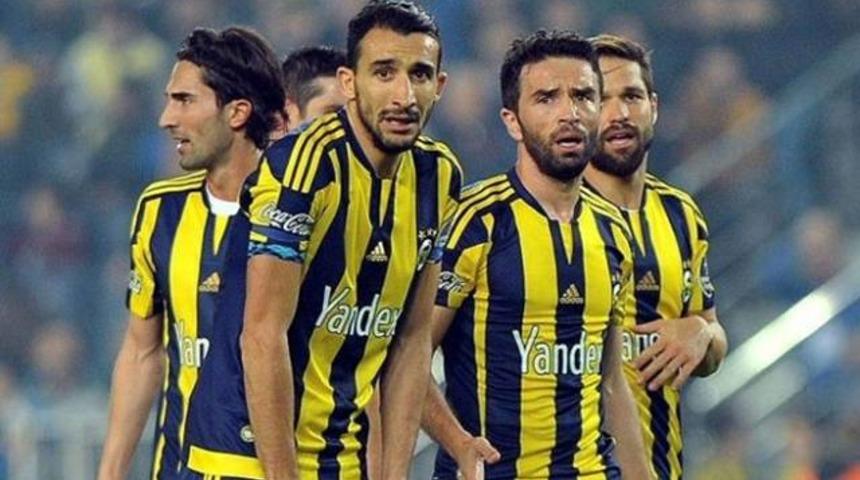 Fenerbah&ccedil;e'de G&ouml;khan G&ouml;n&uuml;l ve Mehmet Topal krizi devam ediyor