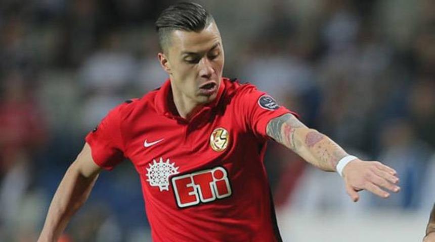 Beşiktaş'tan Emre G&uuml;ral ile &ouml;n anlaşma