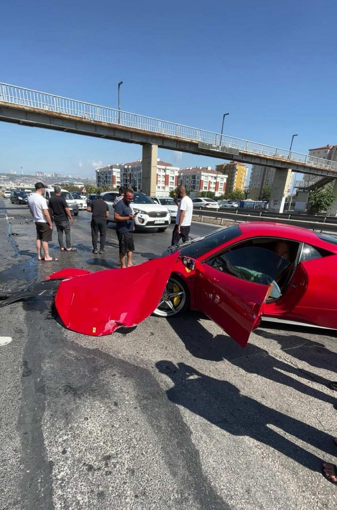 1200xauto Büyükçekmece'de 17 milyon liralık kaza! Sürücü, Ferrari'yi tamir eden usta çıktı