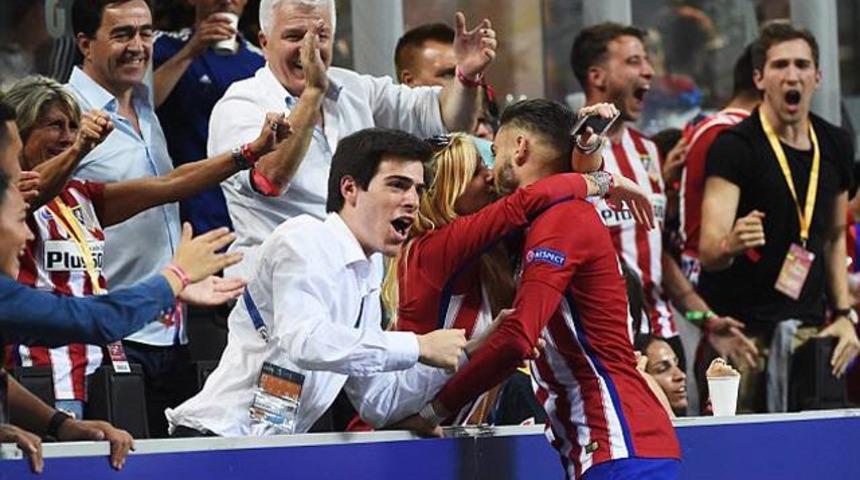 D&uuml;nya Yannick Carrasco ve model sevgilisi Noemie Happart'ı konuşuyor