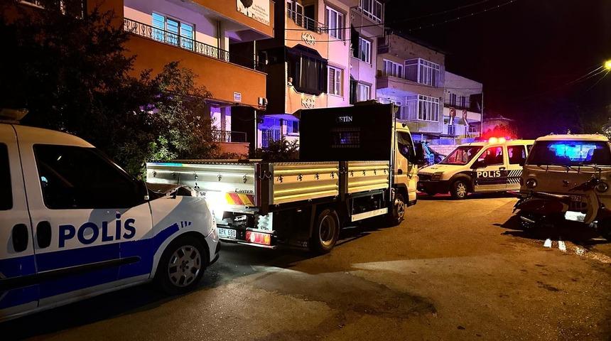 Nefes kesen kovalamaca! Kaçmaya çalışırken polis aracına çarpınca yakalandı