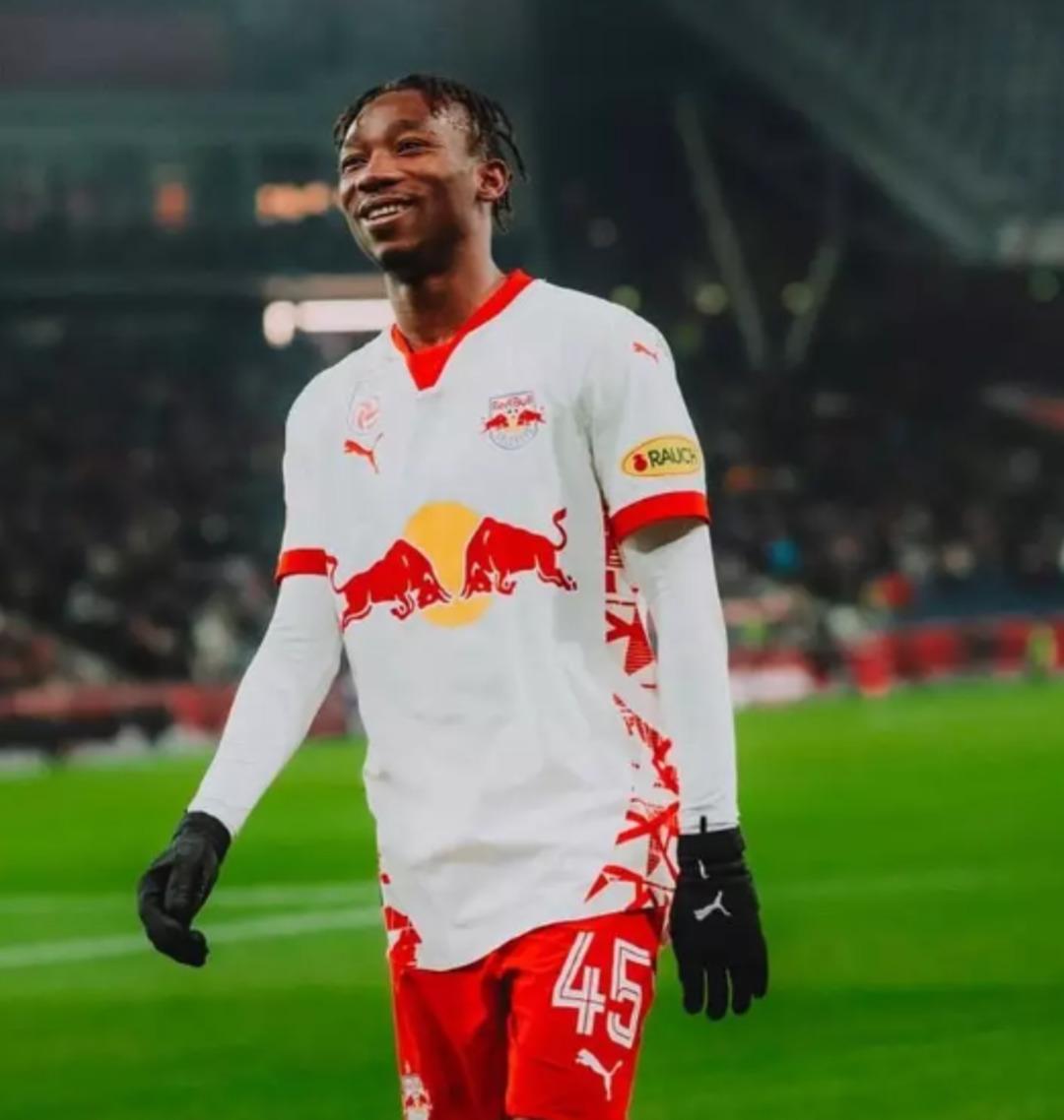 Fenerbahçe de sürpriz transfer: Dorgeles Nene! Benfica maçına saatler kala İstanbul a ayak bastı 4