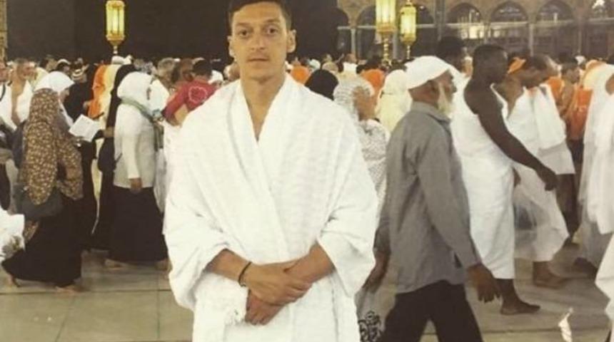 Mesut &Ouml;zil i&ccedil;in Almanya'da 'Umre' tartışması