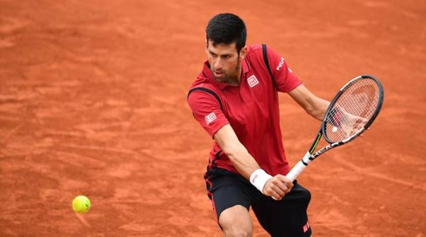 Djokovic yarı finale y&uuml;kseldi