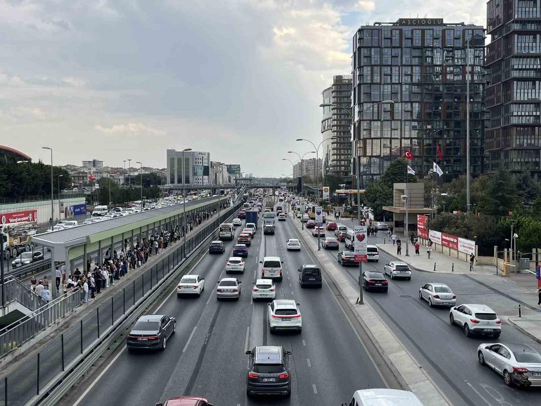 Temmuzda trafiğe kayıtlı araç sayısında rekor artış 1