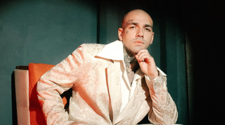 Türkiye'yi terk etmişti! "Türklüğümden utanıyorum" yorumu gündemde! Ünlü rapçi Ezhel’e tepki yağdı