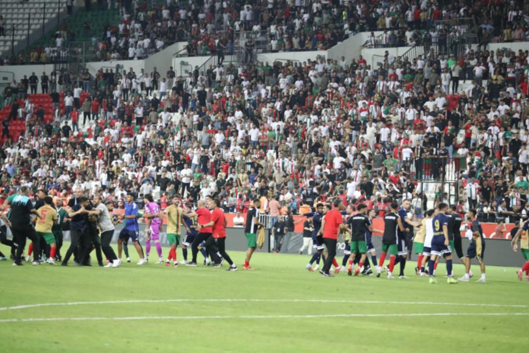 Amedspor-Erzurumspor maçında son düdük çaldı, ortalık savaş alanına döndü! Herkes birbirine girdi 1