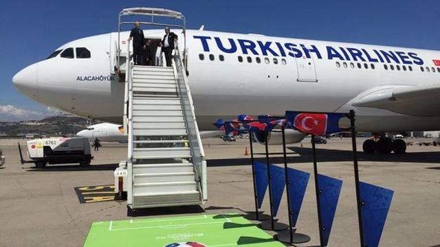 A Milli Takım'a Marsilya'da coşkulu karşılama