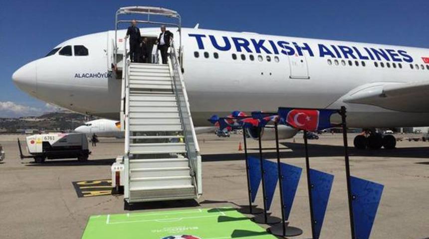 A Milli Takım'a Marsilya'da coşkulu karşılama