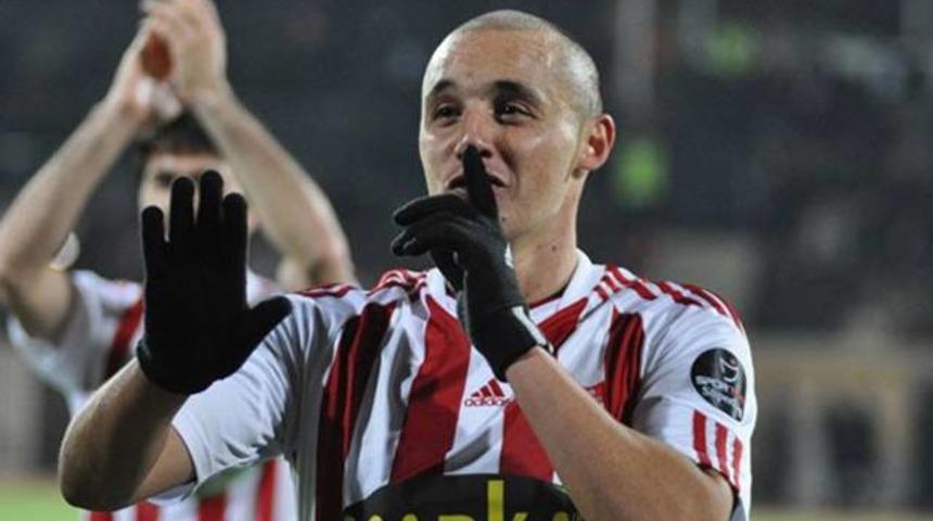 Fenerbah&ccedil;e Aatif Chahechouhe ile anlaştı