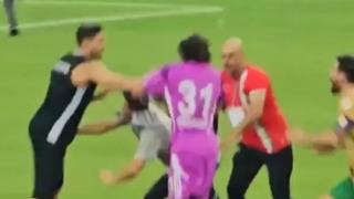 Amedspor-Erzurumspor maçında son düdük çaldı, ortalık savaş alanına döndü! Herkes birbirine girdi