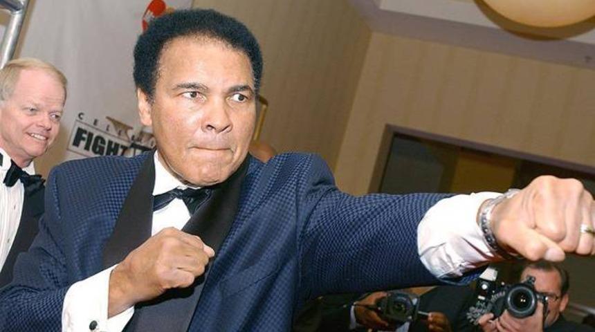 Muhammed Ali'nin adı Malatya'da bir spor salonuna verildi