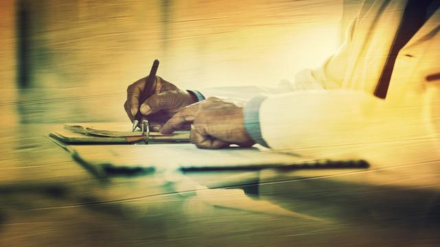 Depremde ölenlerin yakasından düşmüyorlar! Önce sahte diploma şimdi sahte reçete