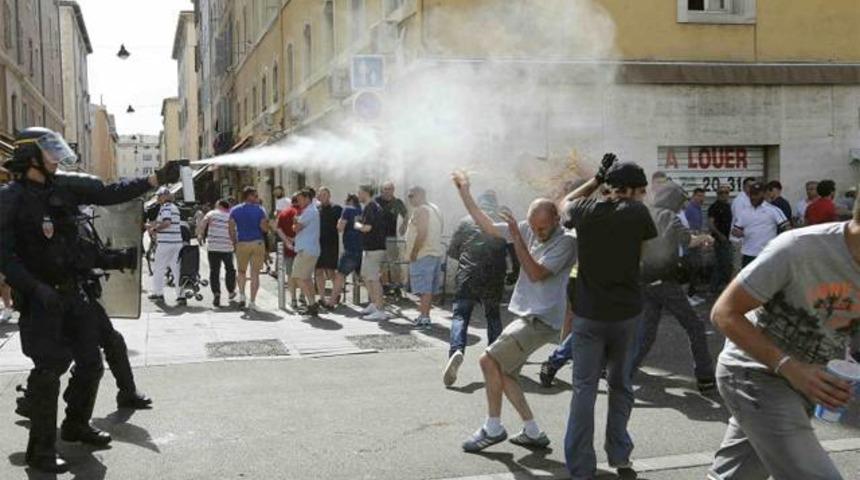 EURO 2016'da İngiltere ve Rusya'ya diskalifiye uyarısı