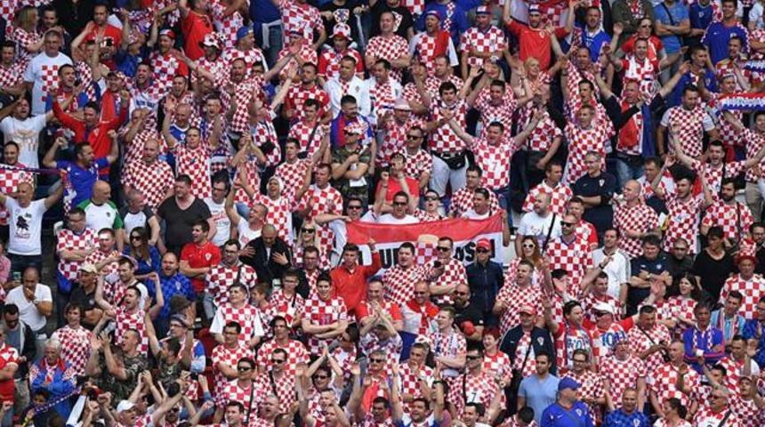 Hırvat taraftarlar İstiklal Marşımızı &lsquo;yuh&rsquo;ladı