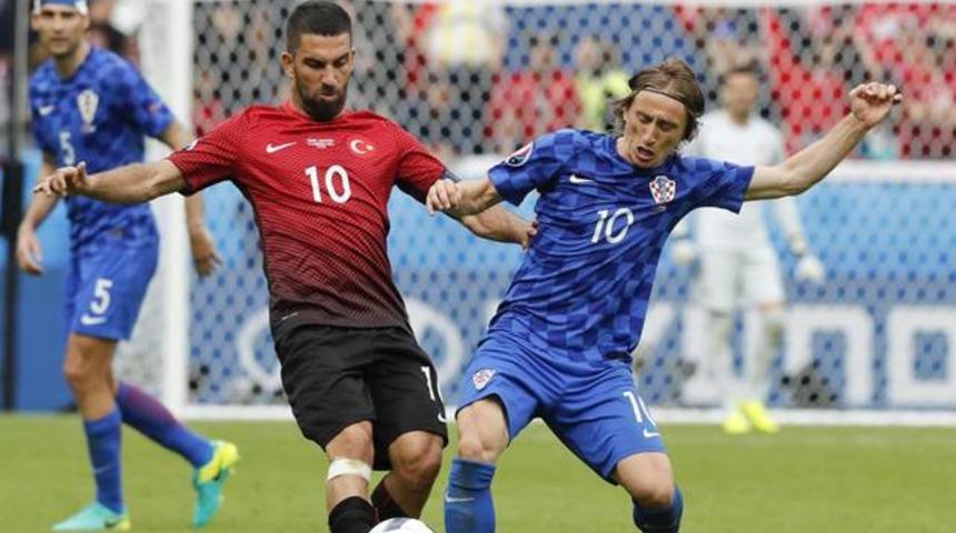 Arda Turan UEFA'ya konuştu