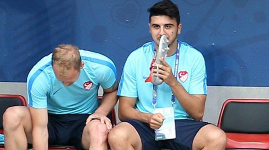 Ozan Tufan, kramponuyla dua etti
