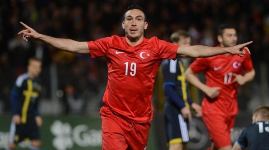 Mevl&uuml;t Erdin&ccedil;: 'Euro 2016'da kadroda olmak isterdim'