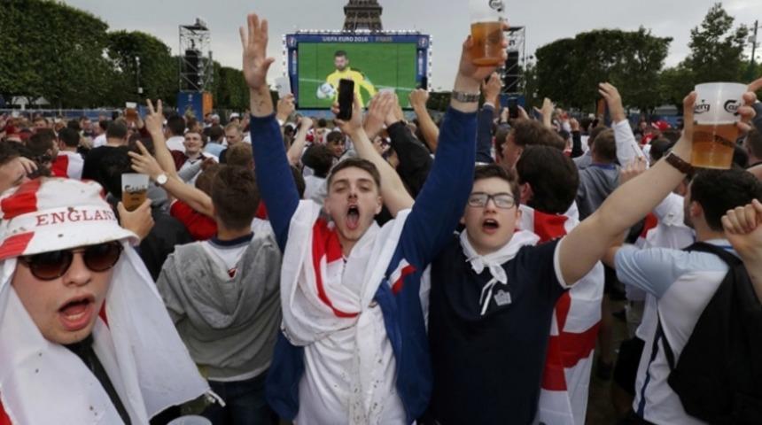 Euro 2016'da taraftar alanlarına ilgi b&uuml;y&uuml;k