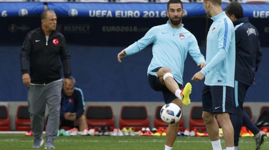 Milli Takım kampını sarsan olay