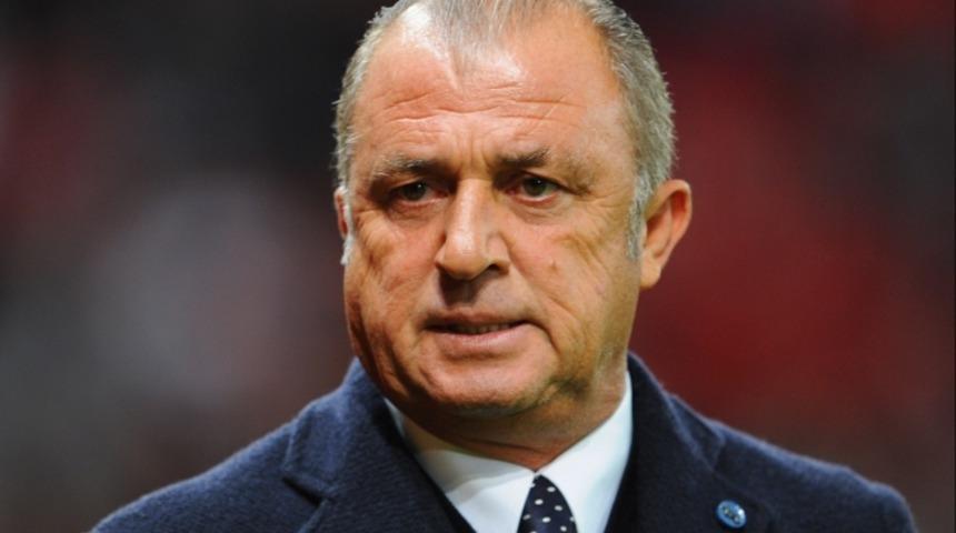 Terim'in damatları trib&uuml;nde taraftarlarla tartıştı