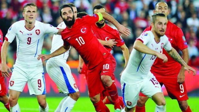 Türkiye Çek Cumhuriyeti maçı saat kaçta hangi kanalda?