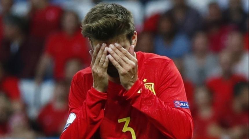 İspanyol futbolcu Pique: "Asla milli marşa saygısızlık yapmam"
