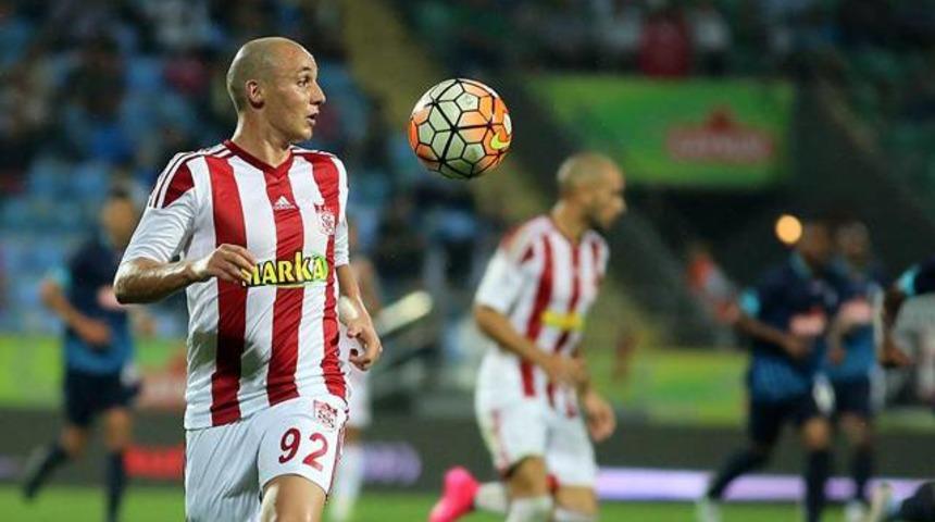 Aatıf Chahechouhe Fenerbah&ccedil;e'de