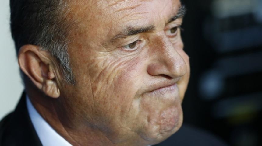 Fatih Terim ve futbolcular g&ouml;zyaşlarına boğuldu