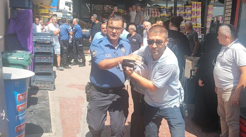 Kurusıkı silahla kuyumcu soymaya kalktı! Esnaftan meydan dayağı yedi