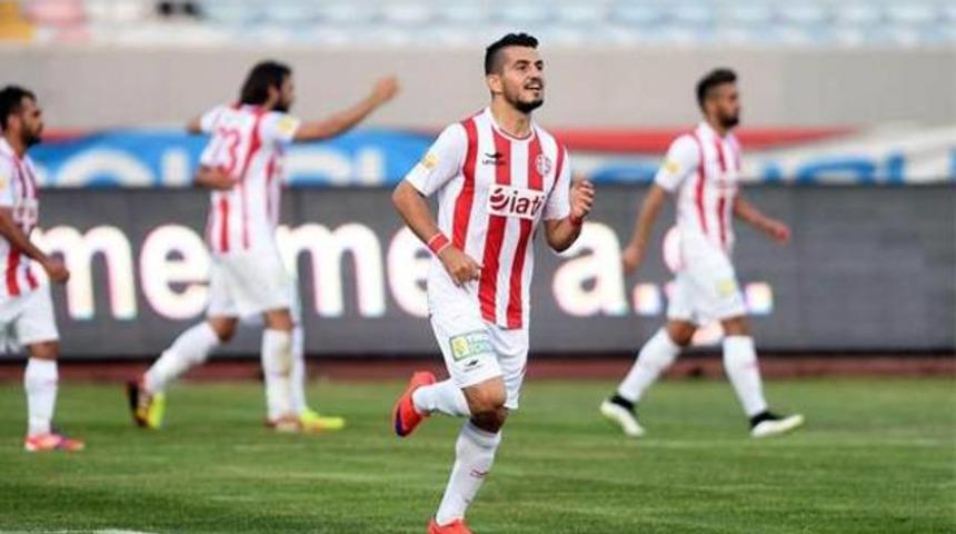 Galatasaray Emrah Başsan'ı renklerine bağladı