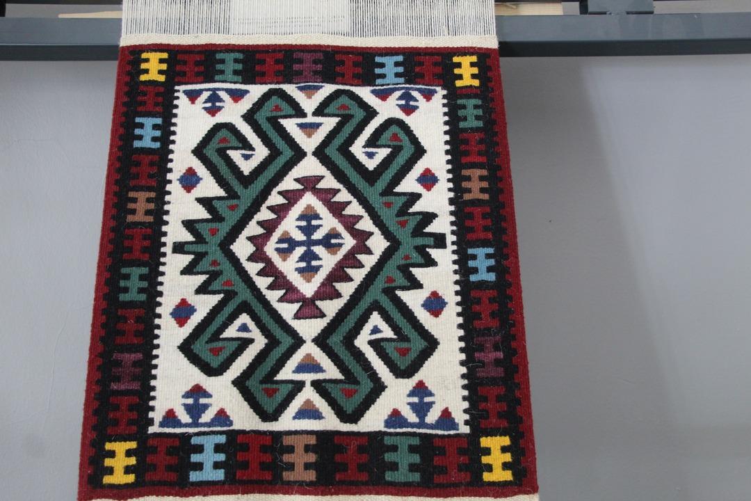 Kadın emeğiyle yüz yıllık miras geleceğe taşınıyor: Jirki kilimi dünyaya açılıyor 2
