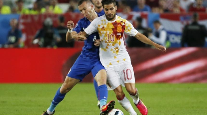 Fabregas: "Conte'nin İtalyası kazanmak i&ccedil;in sert oynayacak"