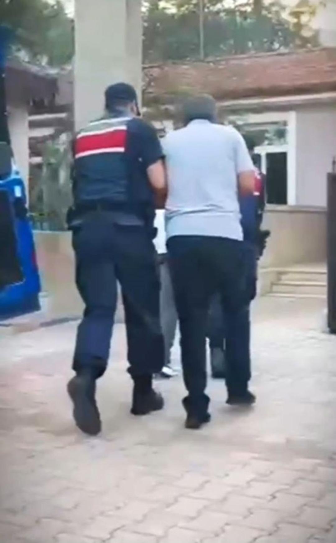 Burdur da sıra dışı operasyon! 60 milyon lira değerinde 201 tüp kobra zehri ele geçirildi 4